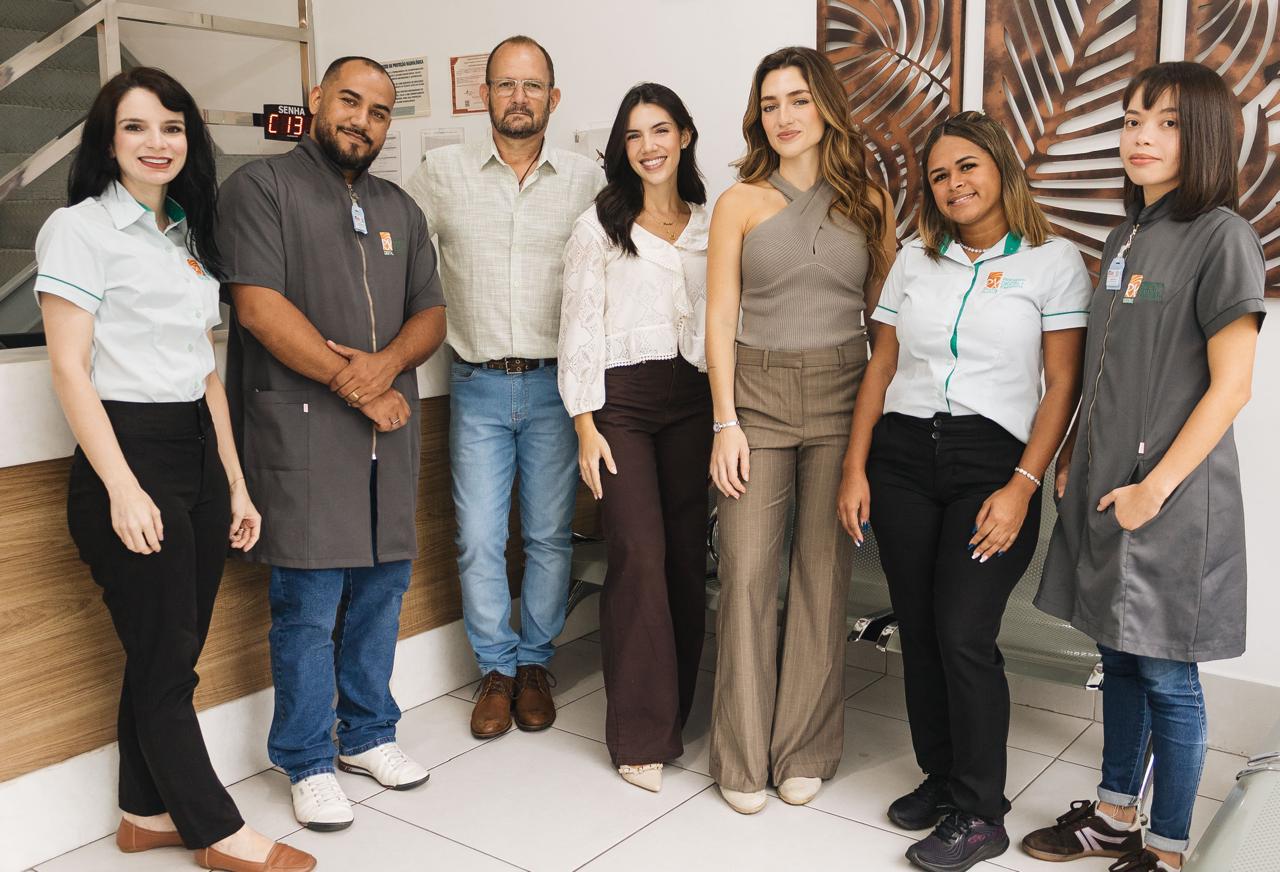 Equipe RX Digital na recepção da clínica